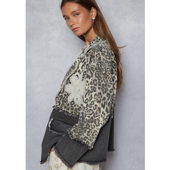 "The Contessa" Animal Print Crochet Patch Blazer Jacket - Picture 4 of 4